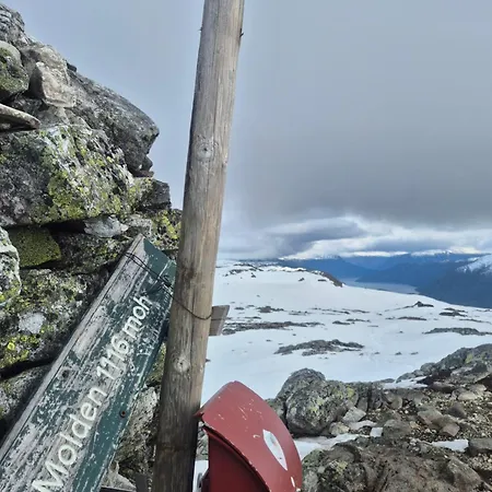 Molden Sky - Takterrasse Med Egen Jacuzzi! Appartement Luster